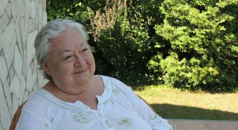 Ritkul körülötte a levegő, Molnár Piroska a halottaival beszélgetett