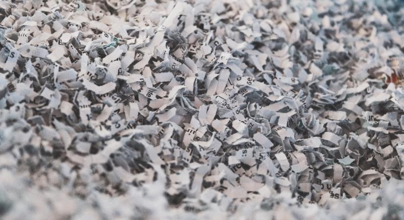 A NAIH nem tud róla, hogy bárhol iratokat darálnának le a kormányváltás előtt