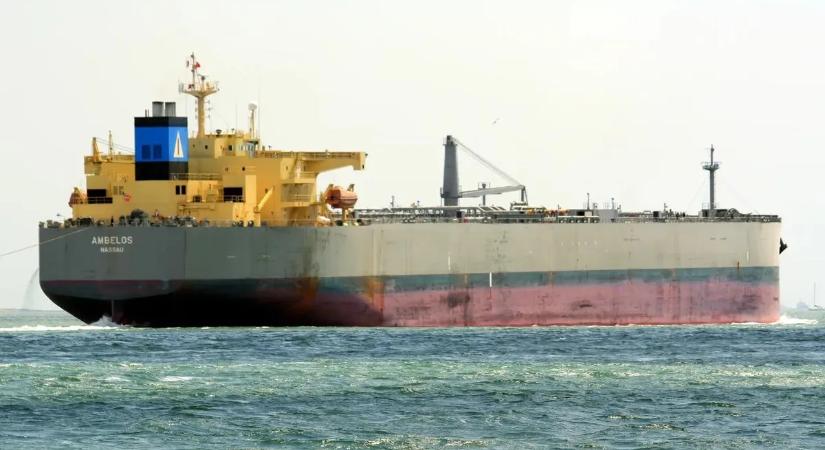 Áttörés a Hormuzi-szoros hajóforgalmában: az első olajtanker áthajózott a blokádon