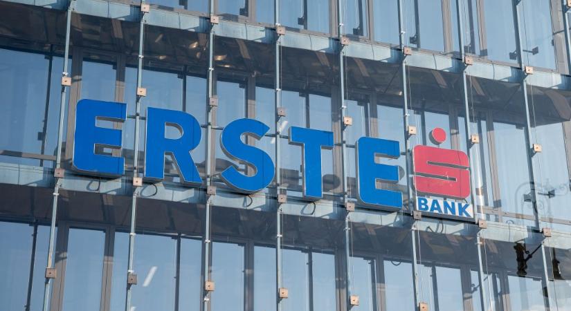 Hosszú leállások jönnek az Erste Banknál: utalni és online vásárolni sem lehet majd