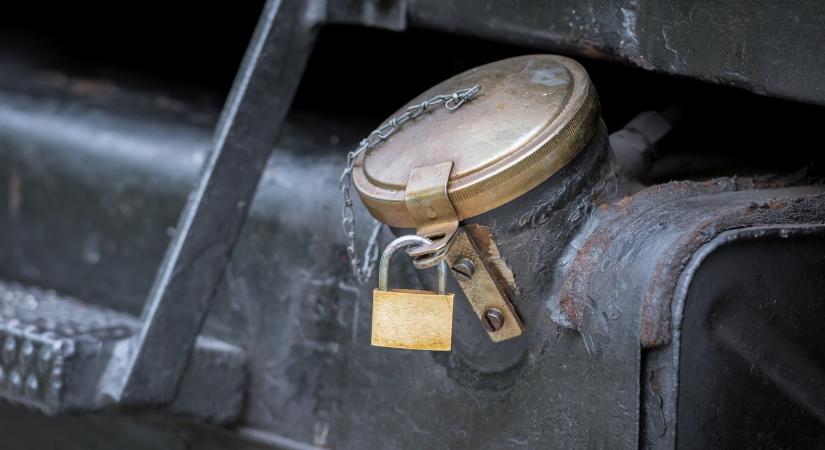 Üzemanyagtolvajok: hajszárítóval és fúróval fosztják ki a gazdákat