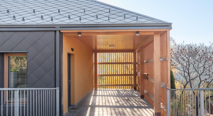 Szálcement síkpala – korszerű megoldások tetőre és homlokzatra