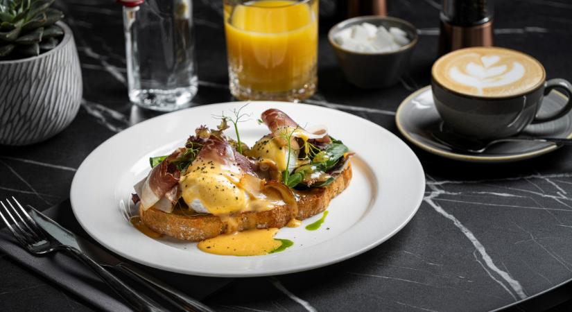 Bárki betérhet: Csuklich Viktor séf legendás reggelije vár mindenkit ebben a budapesti hotelben