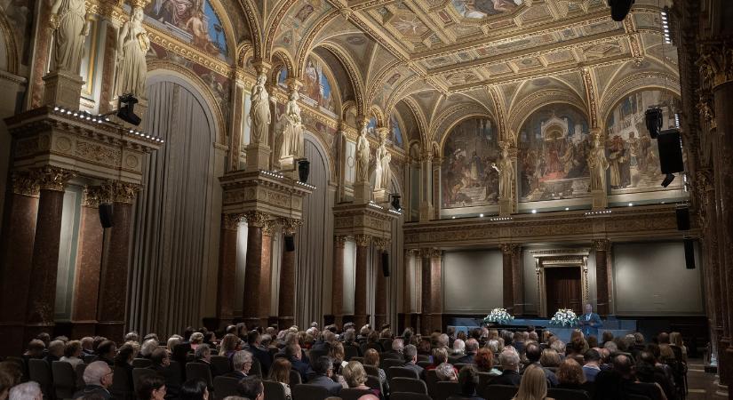 Május 5-én elnököt választ az MTA