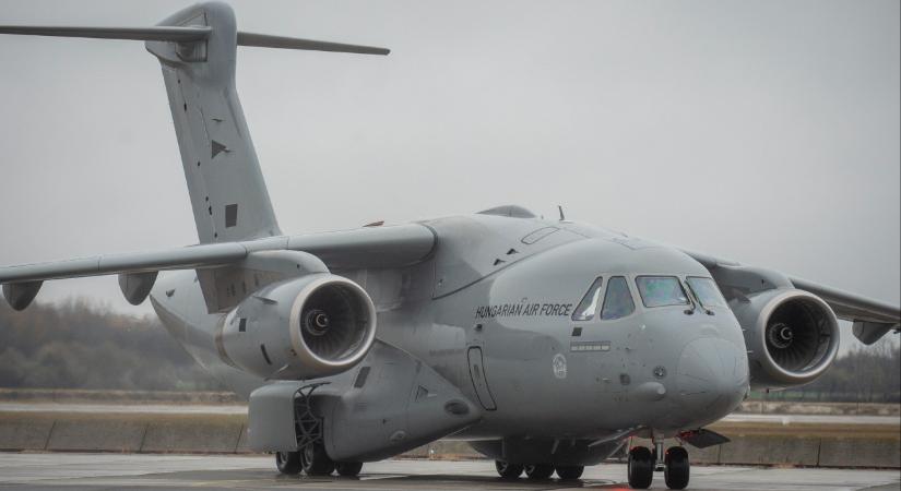 Magyar katonák afrikai hadgyakorlatra repültek