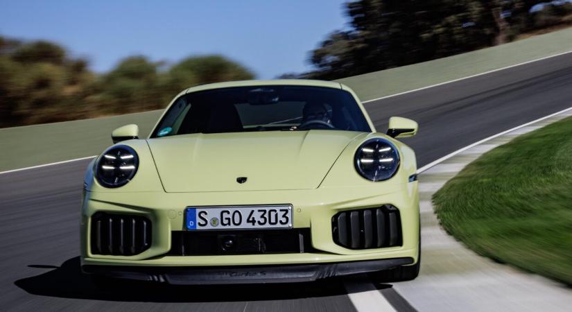 Vezettük a hibridként már 711 lóerős Porsche 911 Turbo S-t