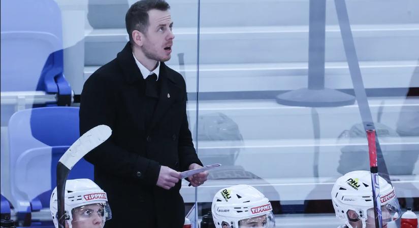 Láda Balázs marad a DVTK Jegesmedvék vezetőedzője