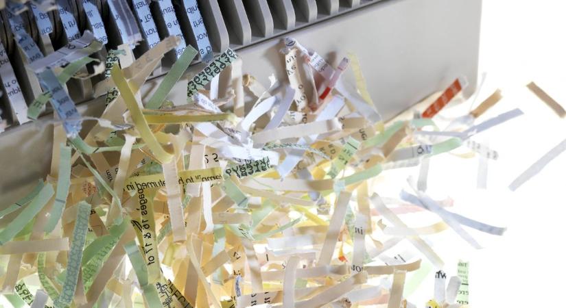 NAIH: Jogszabályokba ütközhet az iratmegsemmisítés