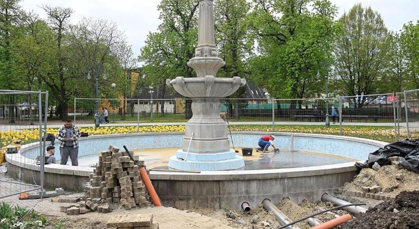 Nem csak szebb, hanem látványosabb is lesz Eger ikonikus szökőkútja