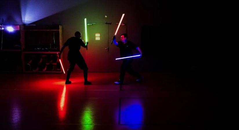 Lézerpengék a valóságban: miért marad a Star Wars fénykard örök álom?
