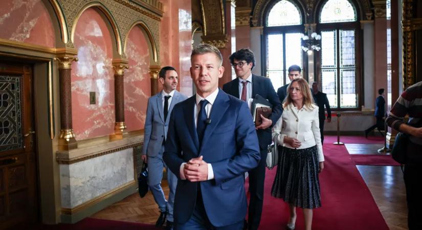 Felpörgeti a kormányalakítást Magyar Péter, lefoglalja a Kossuth teret az alakuló ülés napjára