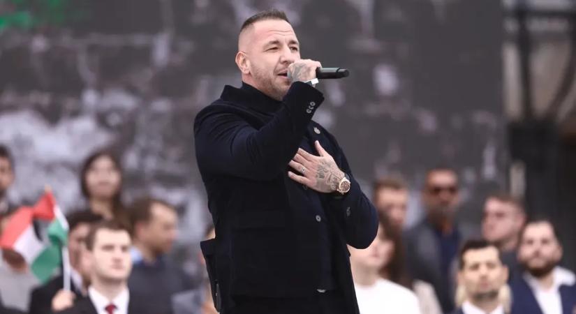 „Most már a koncertezés lesz fókuszban, amit nagyon várunk a zenekarommal! ” – Curtis a gyűlölet helyett a zenére koncentrál