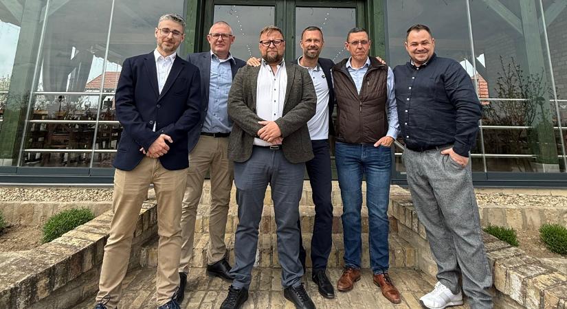 20 tonna kukorica hektáronként? Megnéztük a technológiát, amivel ez lehetséges