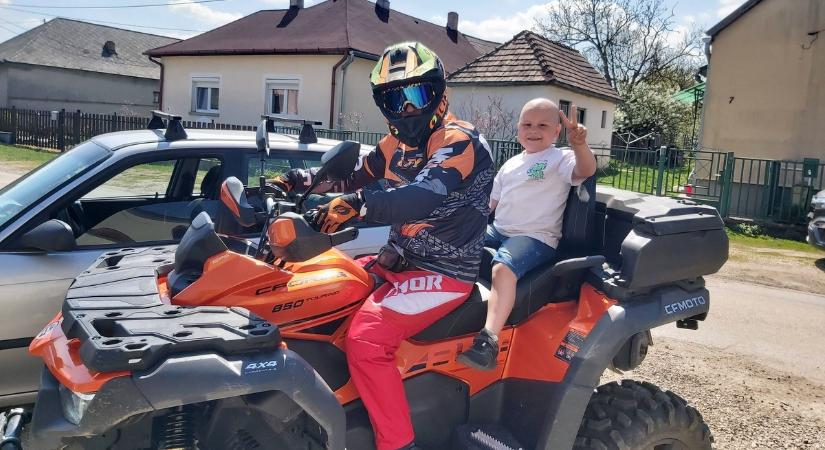 Leukémia: Józsika legyőzte a betegségét és örömmel ünnepelhette az 5. születésnapját