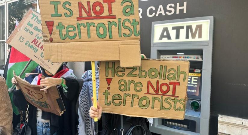 London: Egy terrorszervezet dróntámadással fenyegette Izrael nagykövetségét