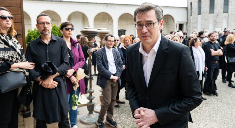 Karácsony: A látványom annyira felzaklatta egy idősebb honfitársunkat, hogy babakocsival dühösen áthajtott a lábamon