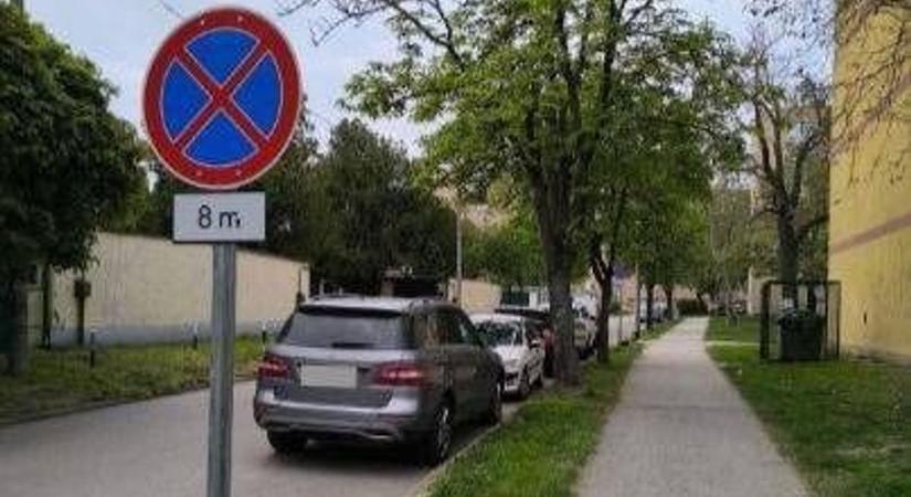 Megtiltották a megállást a fehérvári utcában, többen nem értik, miért