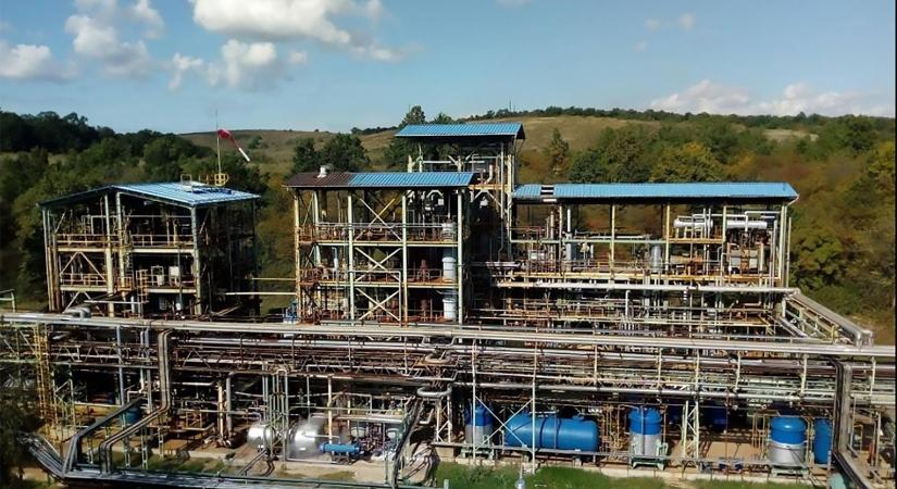 Késnek a fizetések, éhségsztrájkba kezdenek a dolgozók a sajóbábonyi vegyipari cégnél