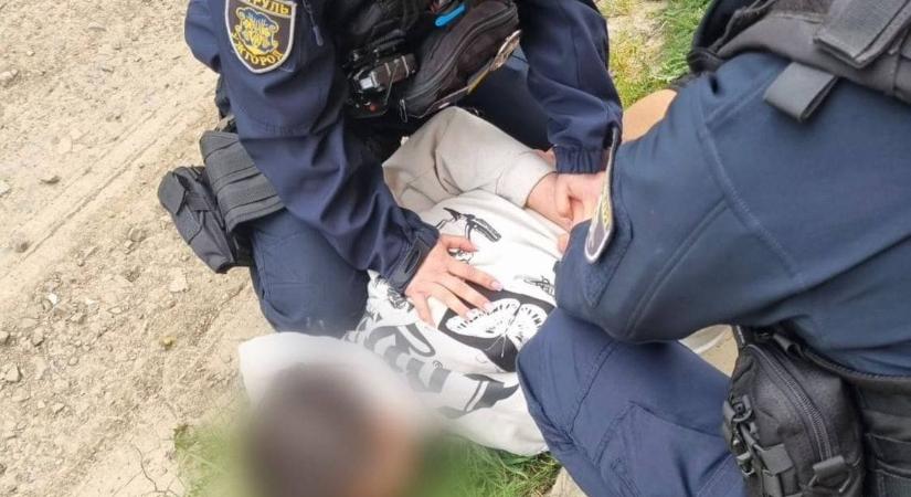 Internetes zsarolóknak engedelmeskedve nyithatott tüzet osztálytársaira egy kárpátaljai diák