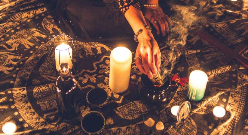 A háború és a mindennapok bizonytalansága miatt a boszorkányság felé fordulnak az oroszok