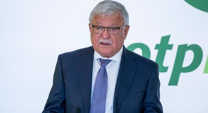 Csányi Sándor: nem várok gyors pozitív lépést a bankadók kivezetése terén