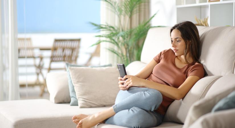 Ha így nyomkodod a telefonod, nagyobb eséllyel lesz vége a kapcsolatodnak