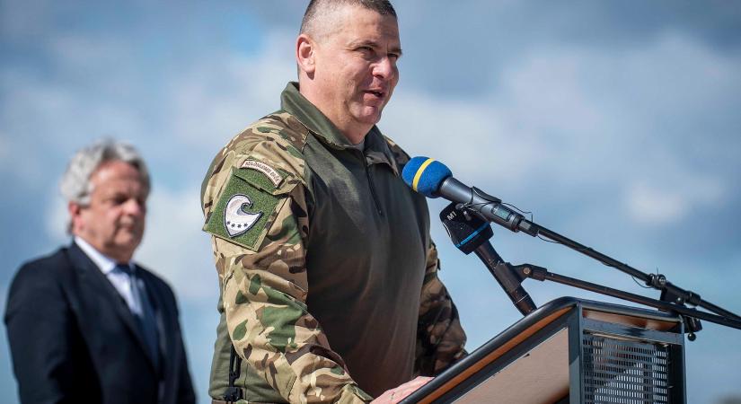 Katonákat küldenek el az utolsó pillanatban? Ruszin-Szendi szerint politikai tisztogatás megy