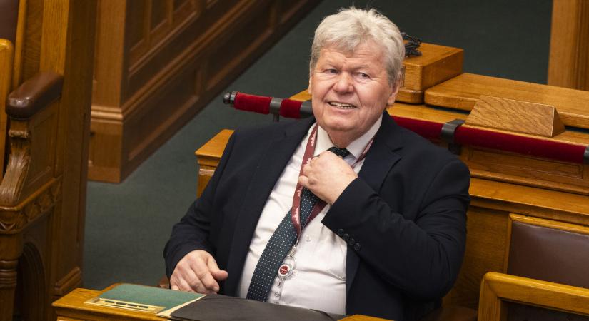 Megvan a külképviseleti számlálás első fideszes vesztese, Pakson bukott Süli János