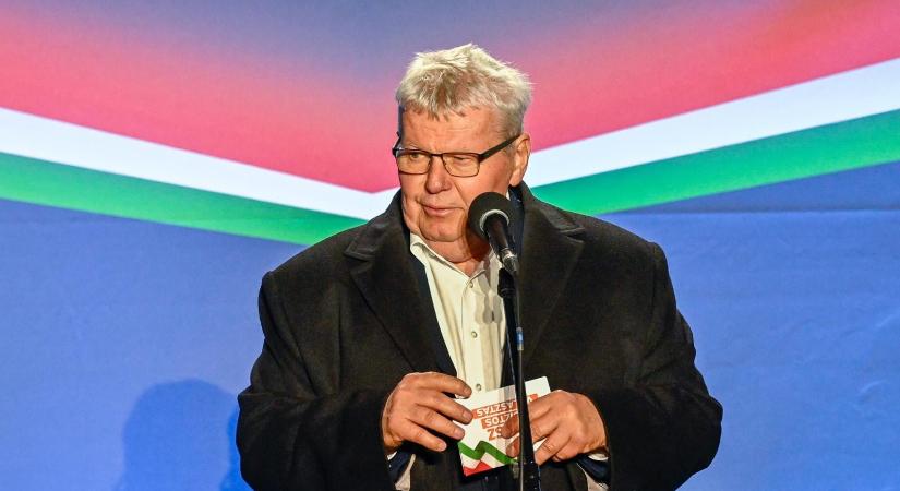 Elkezdték összeszámolni a külképviseleti szavazatokat, a fideszes Süli János is búcsúzhat a parlamenttől