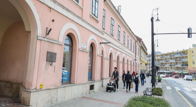 Játszószobával és balatoni kékkel hódít a város legújabb pubja – több mint kocsma a belvárosban (galéria)