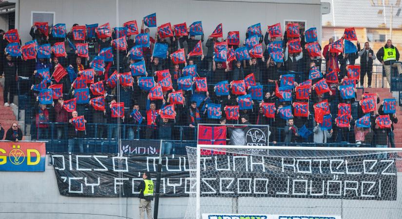 Feljuthat a Vasas, meglepetés lesz a BKV járművein és megállóiban