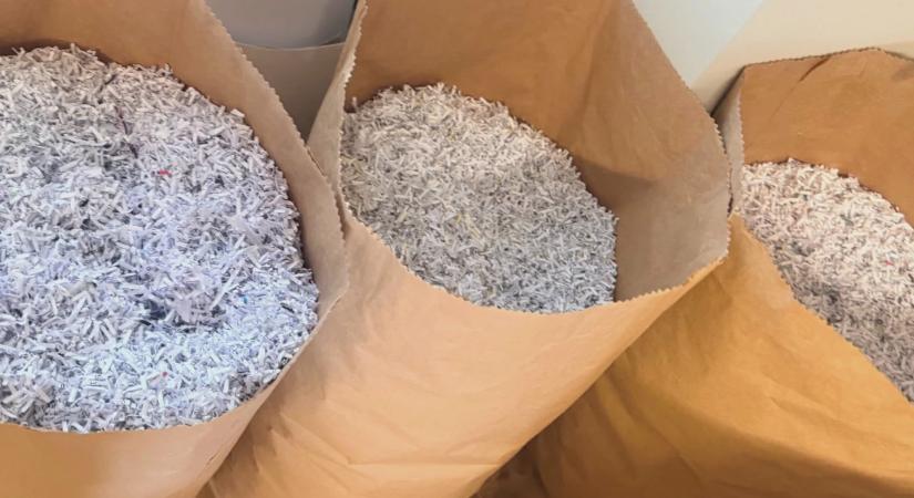 Iratmegsemmisítés: Magyar Péter szerint a tárcáknál iratokat tüntethetnek el