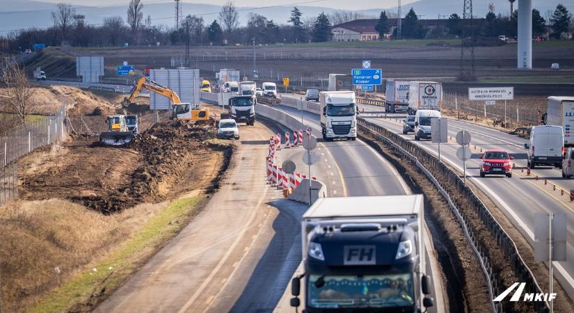 Megkezdődött a földmunka Komáromnál: így áll most az M1-es bővítése fotók, videó