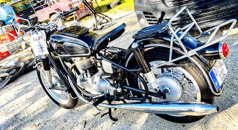 Vasárnap rendezik az idei második OldMotors börzét - Kincsek a porban