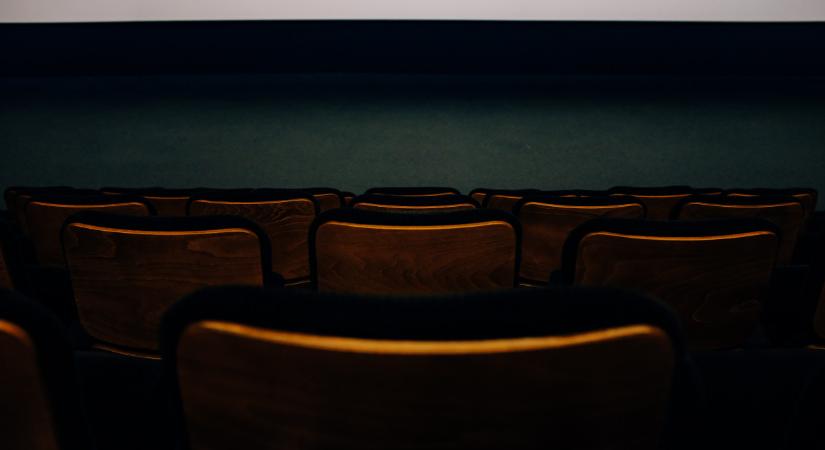 Thriller a MU Színházban – a hétvégétől borzonghat a közönség a Csapda Kollekció előadásán