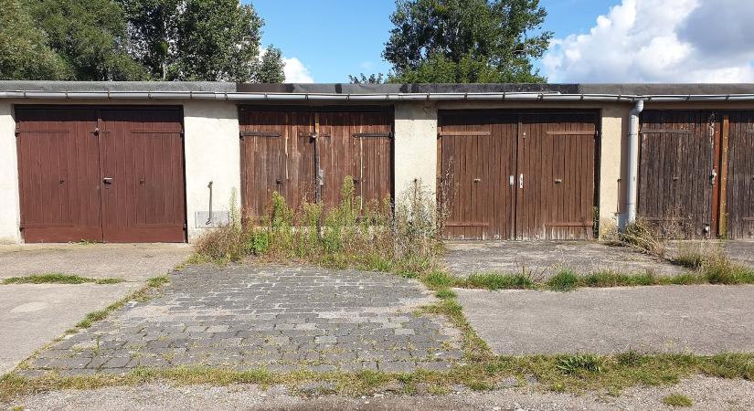 Sokkoló árak: már egy sima garázsért is pofátlan összegeket kérnek