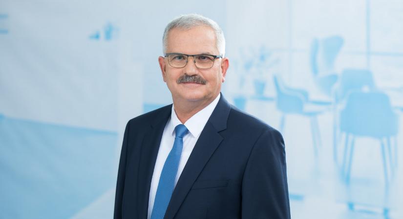 Már 3 mandátumot bukott a Fidesz a külképviseleti szavazatokkal, a nyírbátori Simon Miklós is veszített