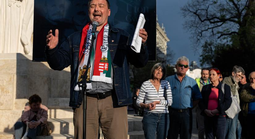 Az első bánatfeldolgozó fideszes rendezvényen már Huth Gergelyt kiáltották ki a legnagyobb magyar hazafinak