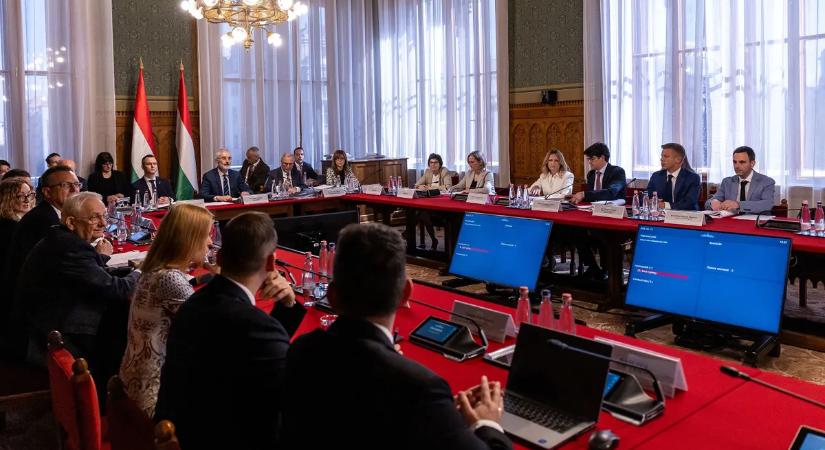 Magyar Péter: hárommal több képviselői helyünk van