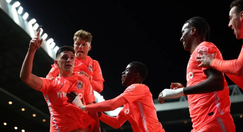 Ikszelt Tóth Balázsékkal a Coventry, 25 év után visszajutott a Premier League-be