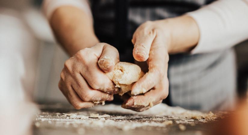 A pékek ezt adják a liszthez: a tészta jobban megkel, és napokig friss marad