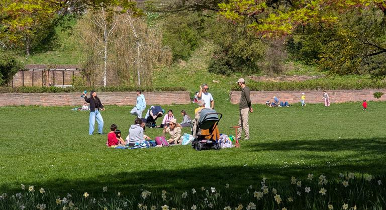 Igazi kirándulóidővel indul a hétvége: napsütés és tavaszi meleg vár ránk
