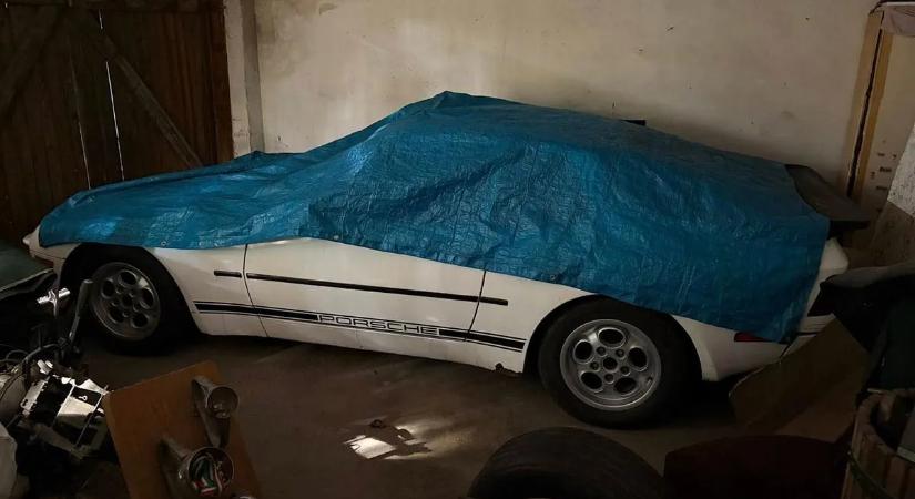 Tíz éve porosodó, gyönyörű kincset találtak egy váci garázsban – fotók