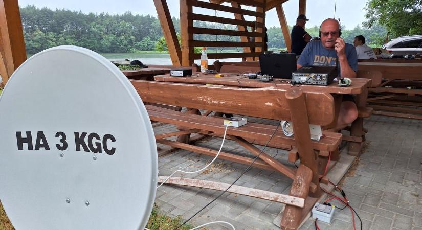 Elfogtunk egy üzenetet! Ez a lesajnált módszer több ezer mérföldes távolságot is képes áthidalni