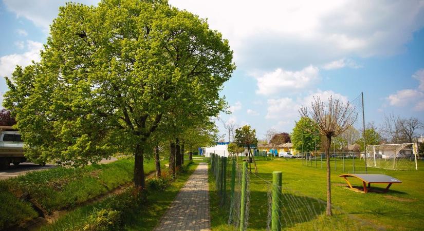 Ide szeretnél költözni! Rejtett kincseket fedeztünk fel a hajdú-bihari településen – fotókkal, videóval