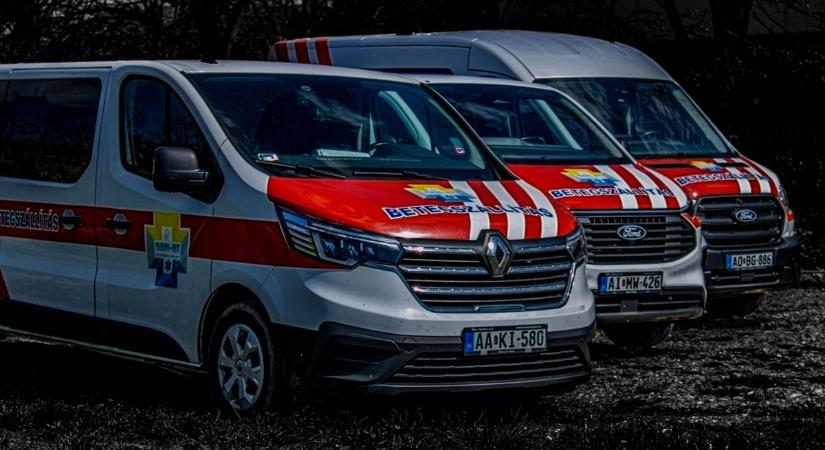 Miért késik a betegszállító? – „Volt olyan, mikor a beteg azt mondta, várjunk, még megeteti a tyúkokat...”