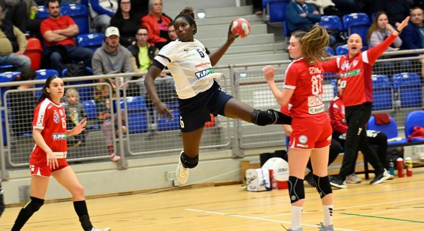 Kényelmetlen vendégségben az MKC