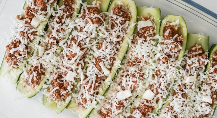 Töltött cukkini húsos raguval és sajttal: ezzel biztos a siker