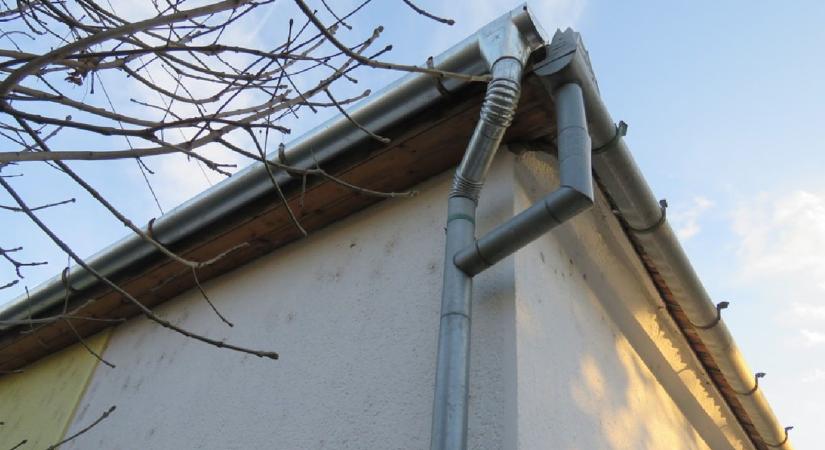 Idős házaspárt csaptak be házalók Békéscsabán