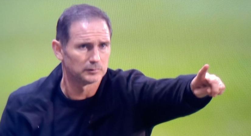 Az angol válogatott egykori sztárja a borsodi kapus stadionjában ünnepelt